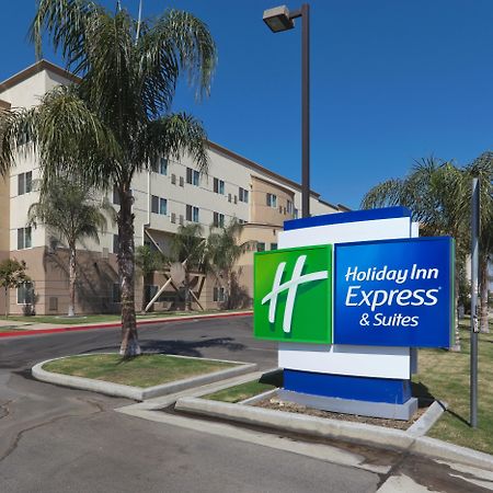 Holiday Inn Express & Suites Bakersfield Central By Ihg Exteriör bild