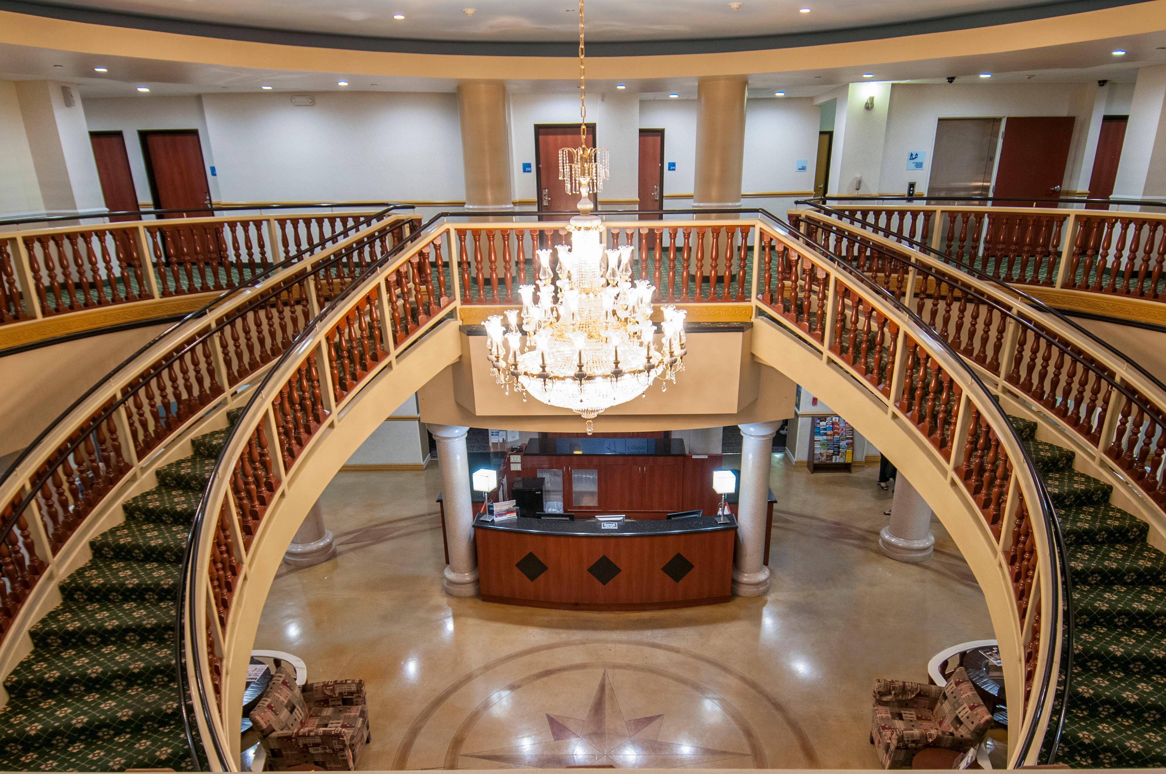 Holiday Inn Express & Suites Bakersfield Central By Ihg Exteriör bild