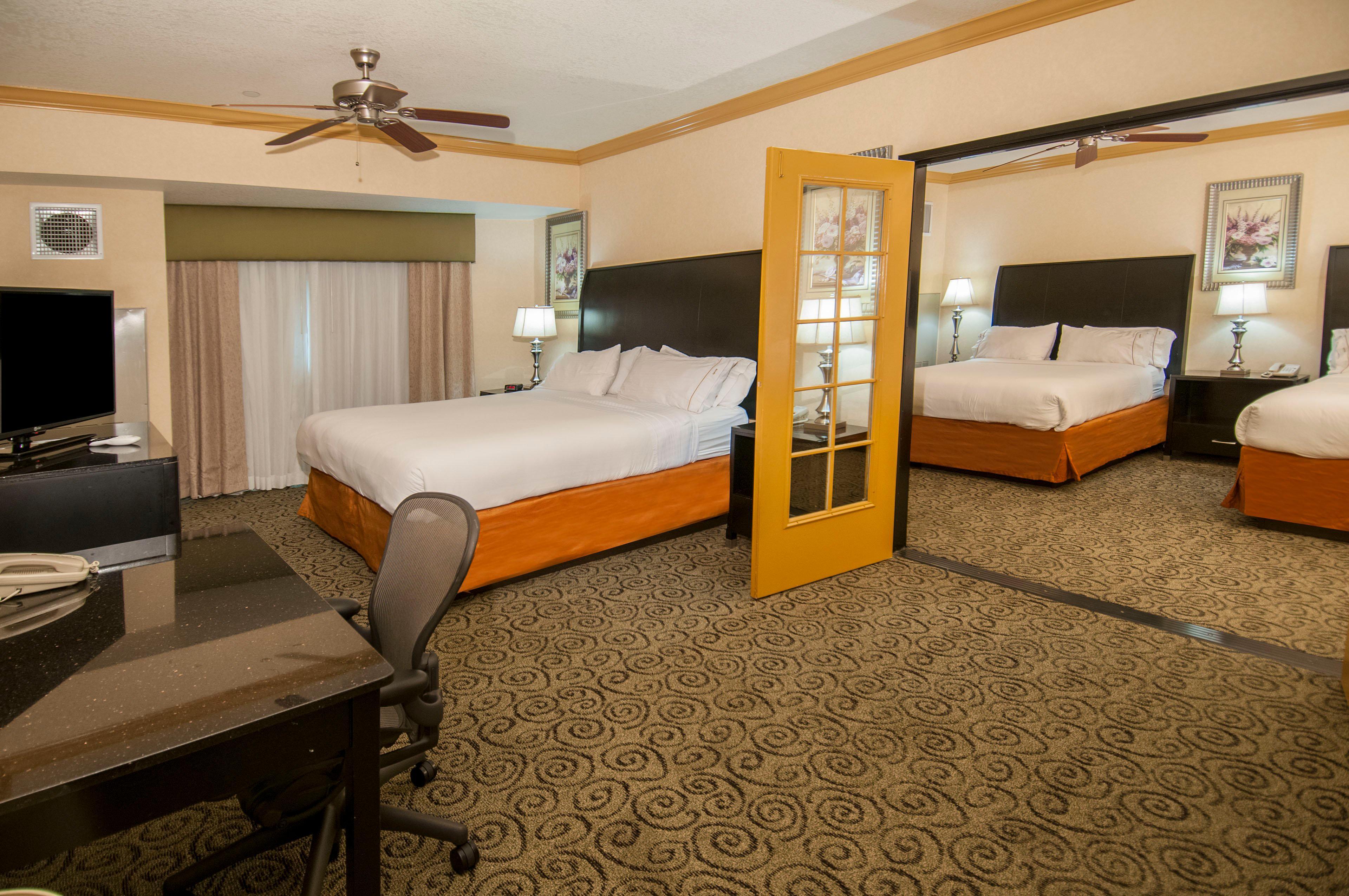 Holiday Inn Express & Suites Bakersfield Central By Ihg Exteriör bild