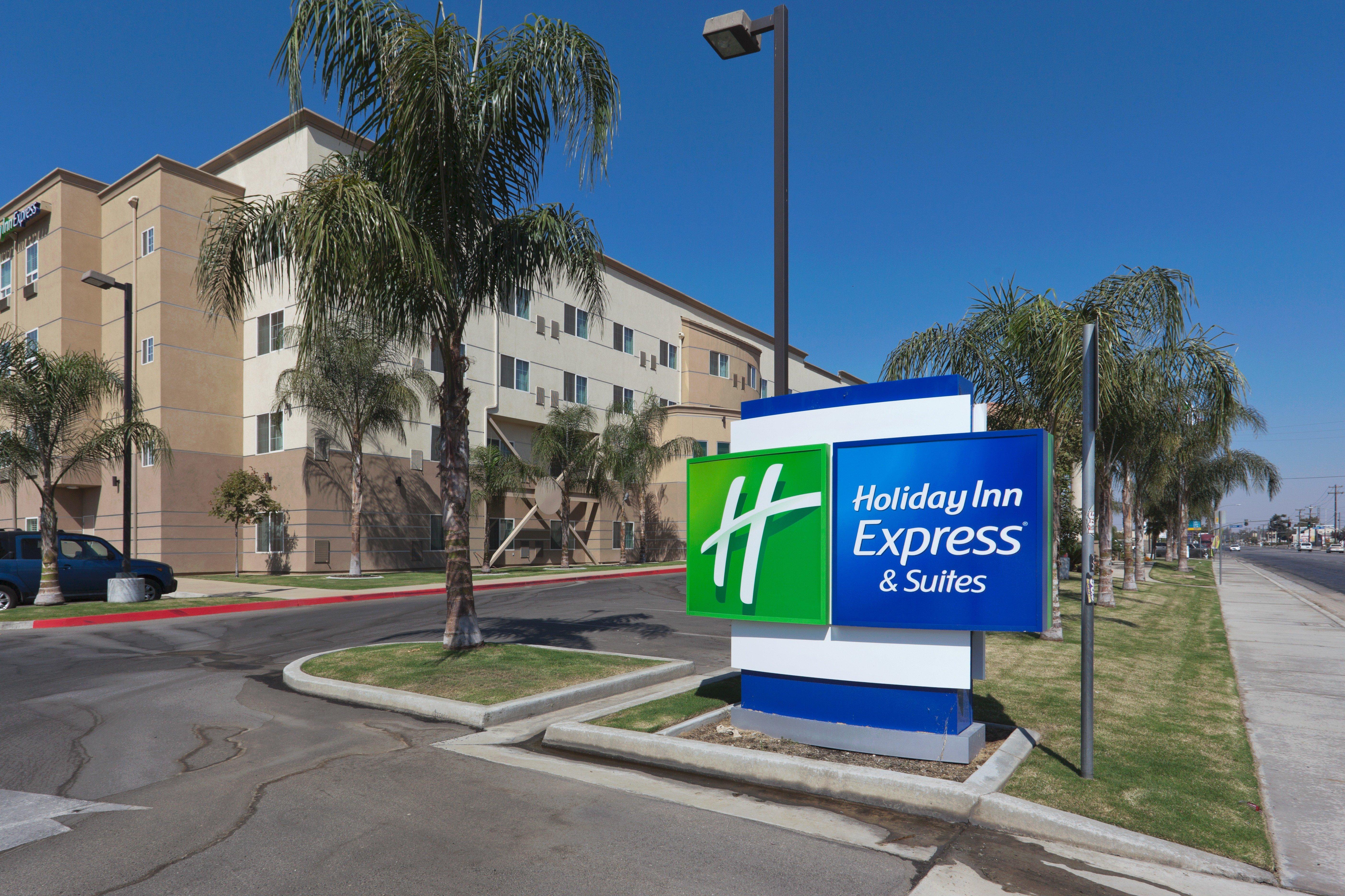 Holiday Inn Express & Suites Bakersfield Central By Ihg Exteriör bild
