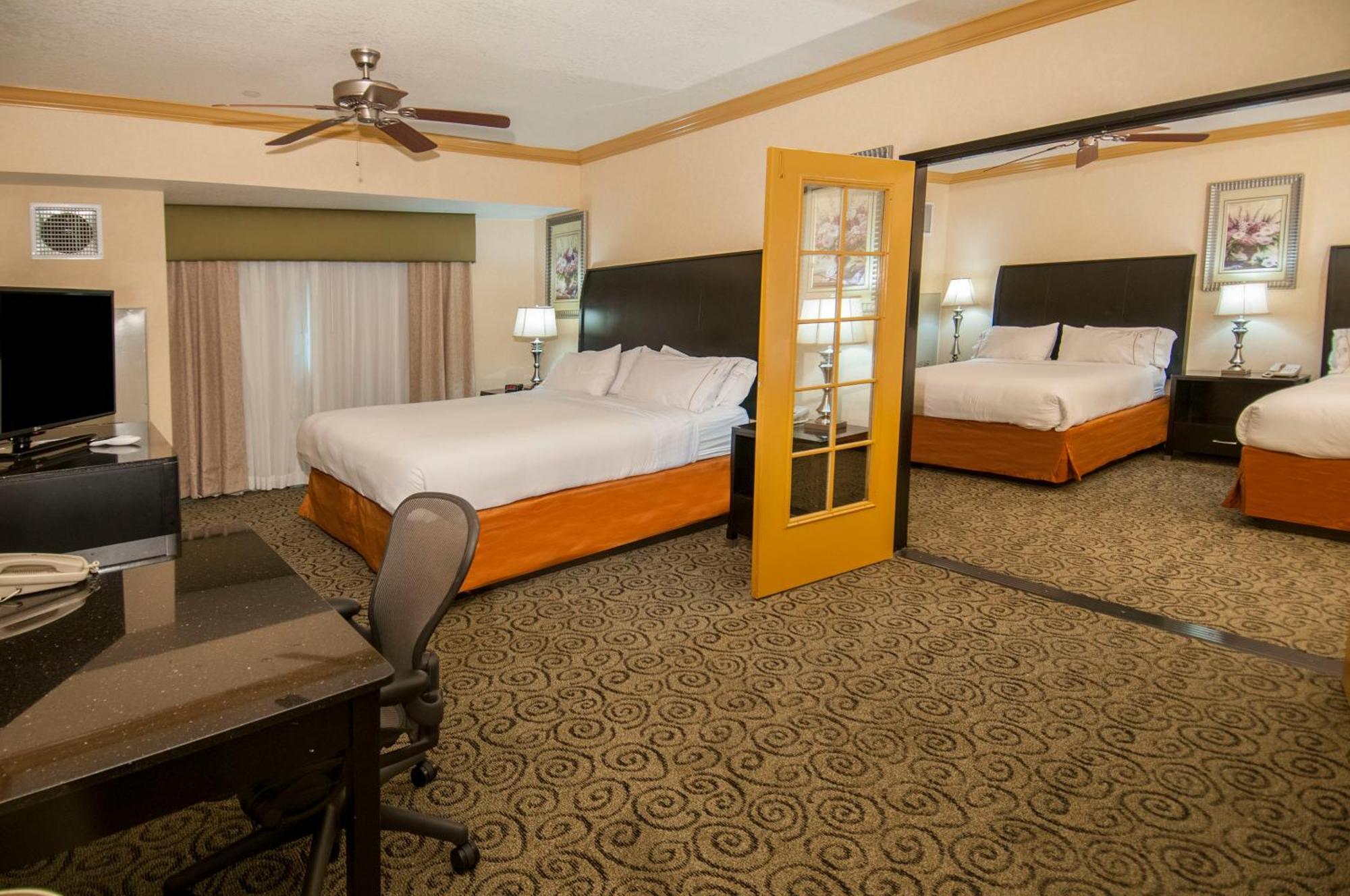 Holiday Inn Express & Suites Bakersfield Central By Ihg Exteriör bild