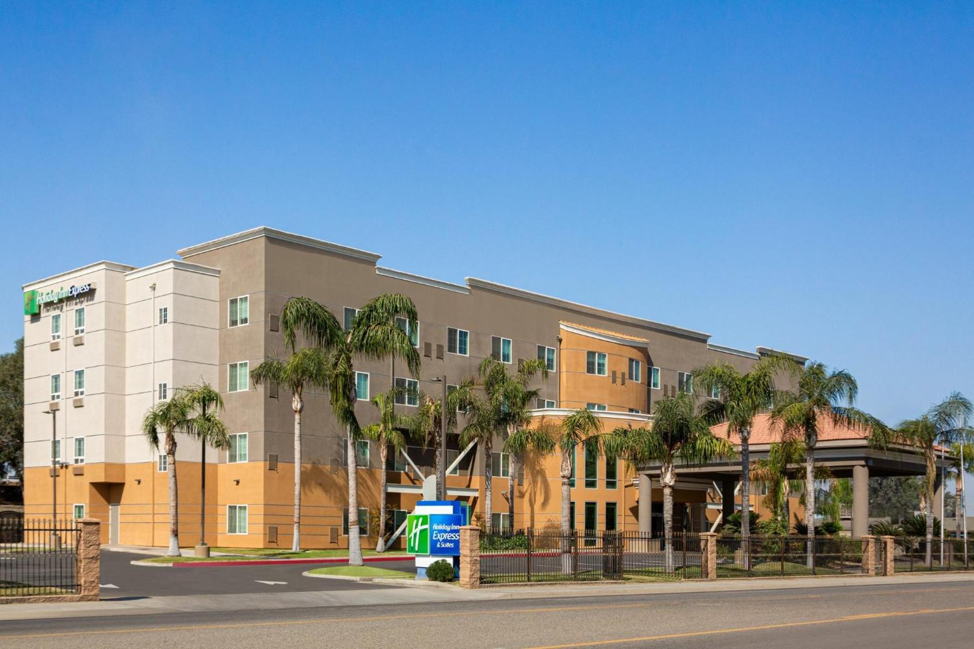 Holiday Inn Express & Suites Bakersfield Central By Ihg Exteriör bild