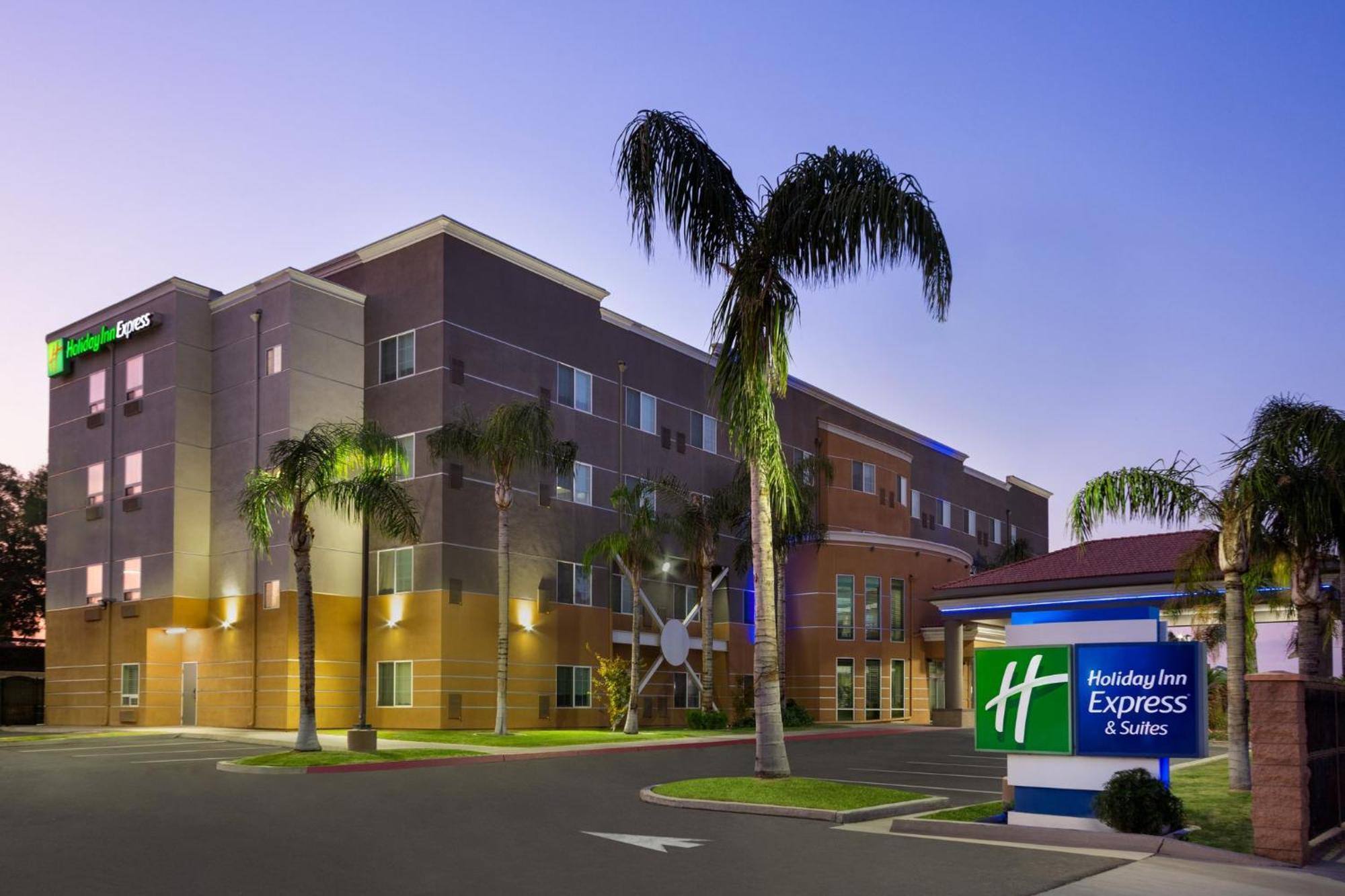 Holiday Inn Express & Suites Bakersfield Central By Ihg Exteriör bild