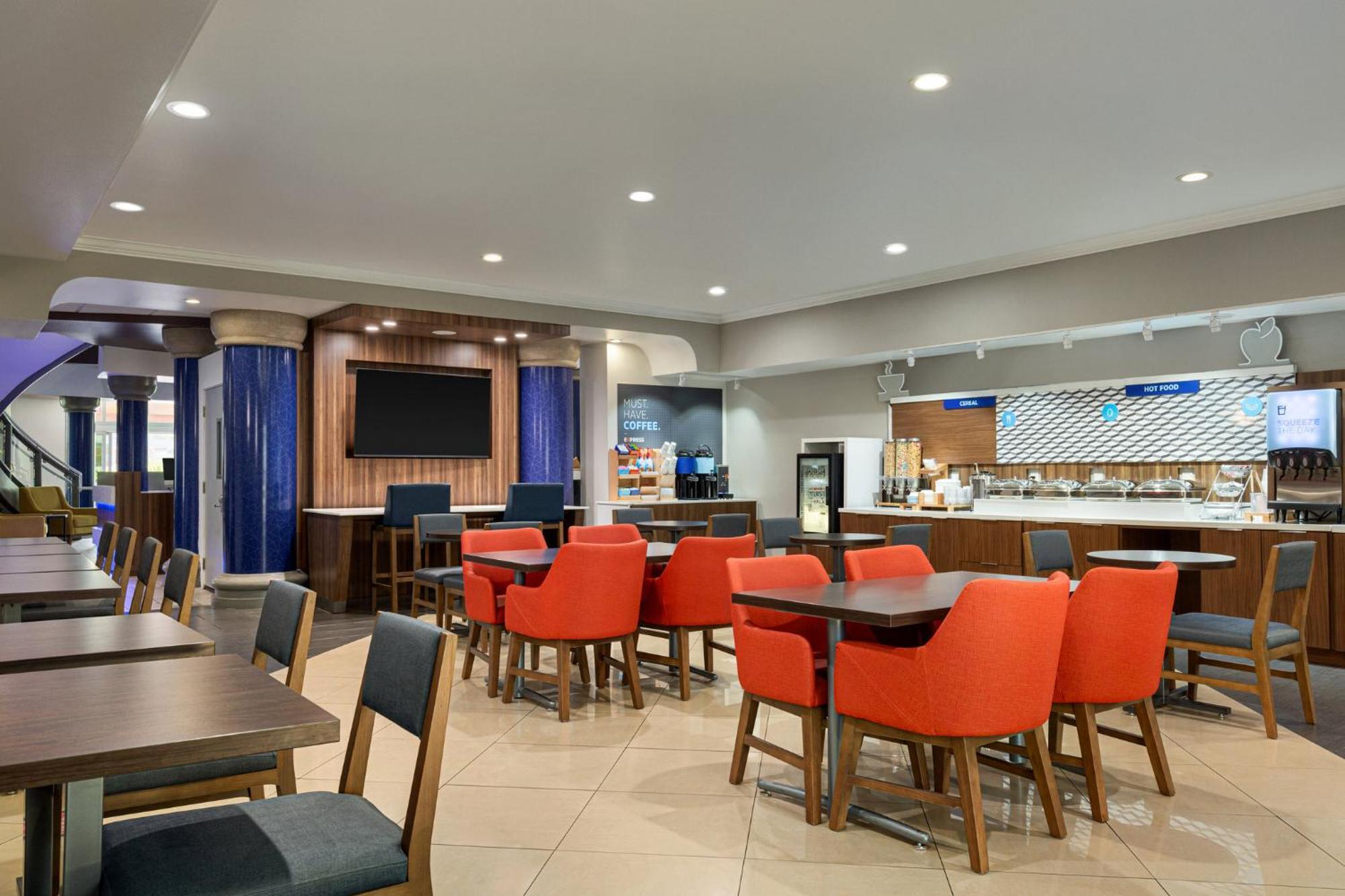 Holiday Inn Express & Suites Bakersfield Central By Ihg Exteriör bild