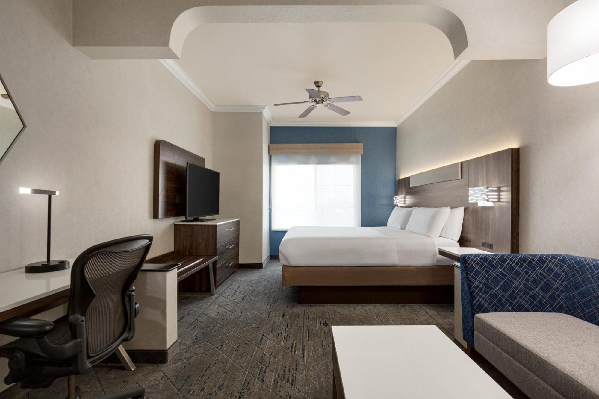 Holiday Inn Express & Suites Bakersfield Central By Ihg Exteriör bild