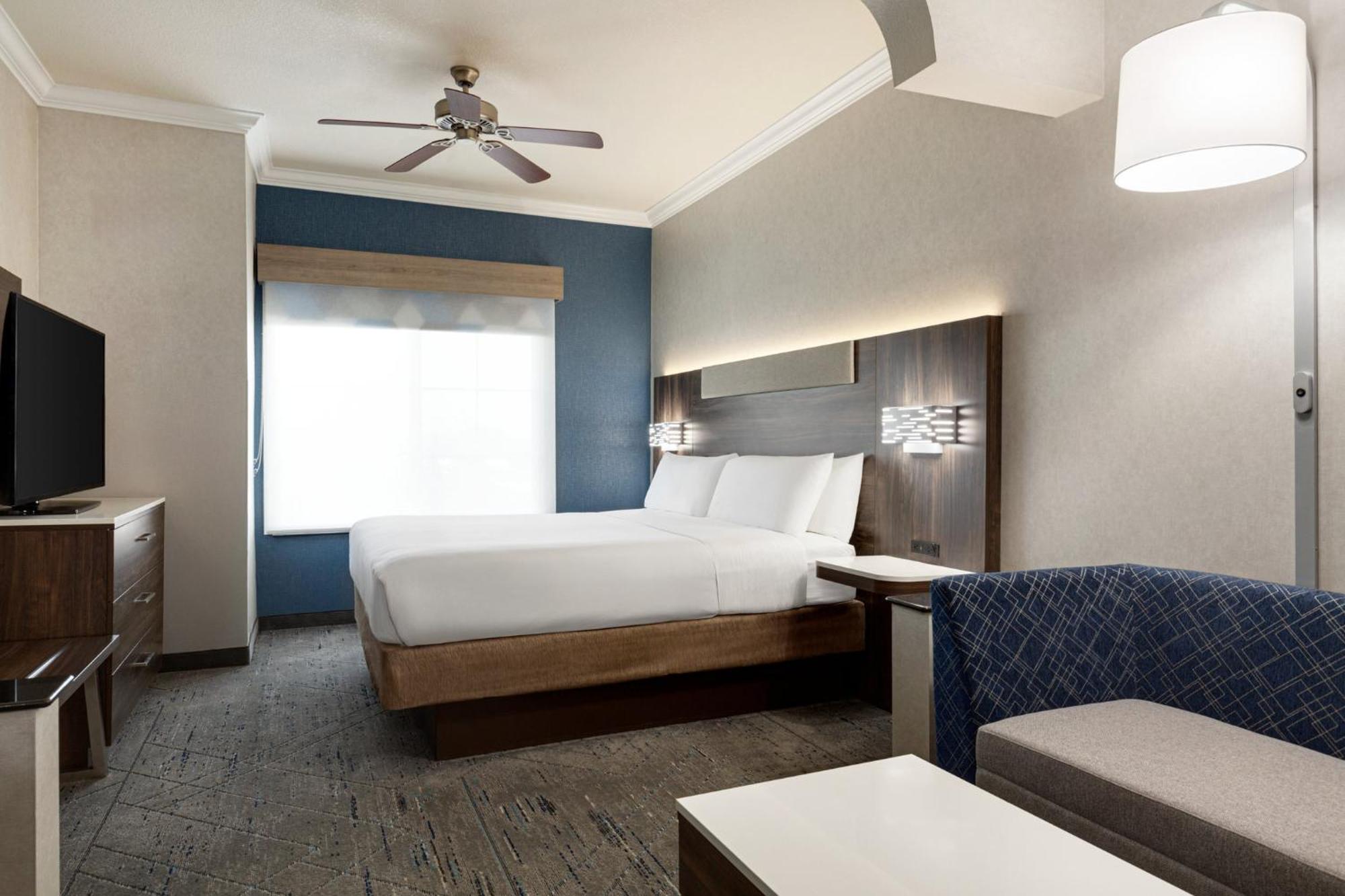 Holiday Inn Express & Suites Bakersfield Central By Ihg Exteriör bild