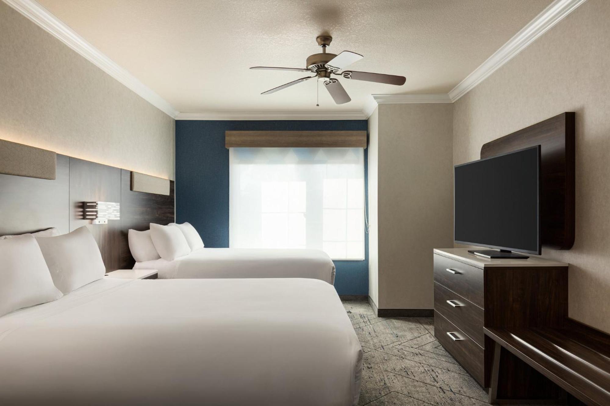 Holiday Inn Express & Suites Bakersfield Central By Ihg Exteriör bild