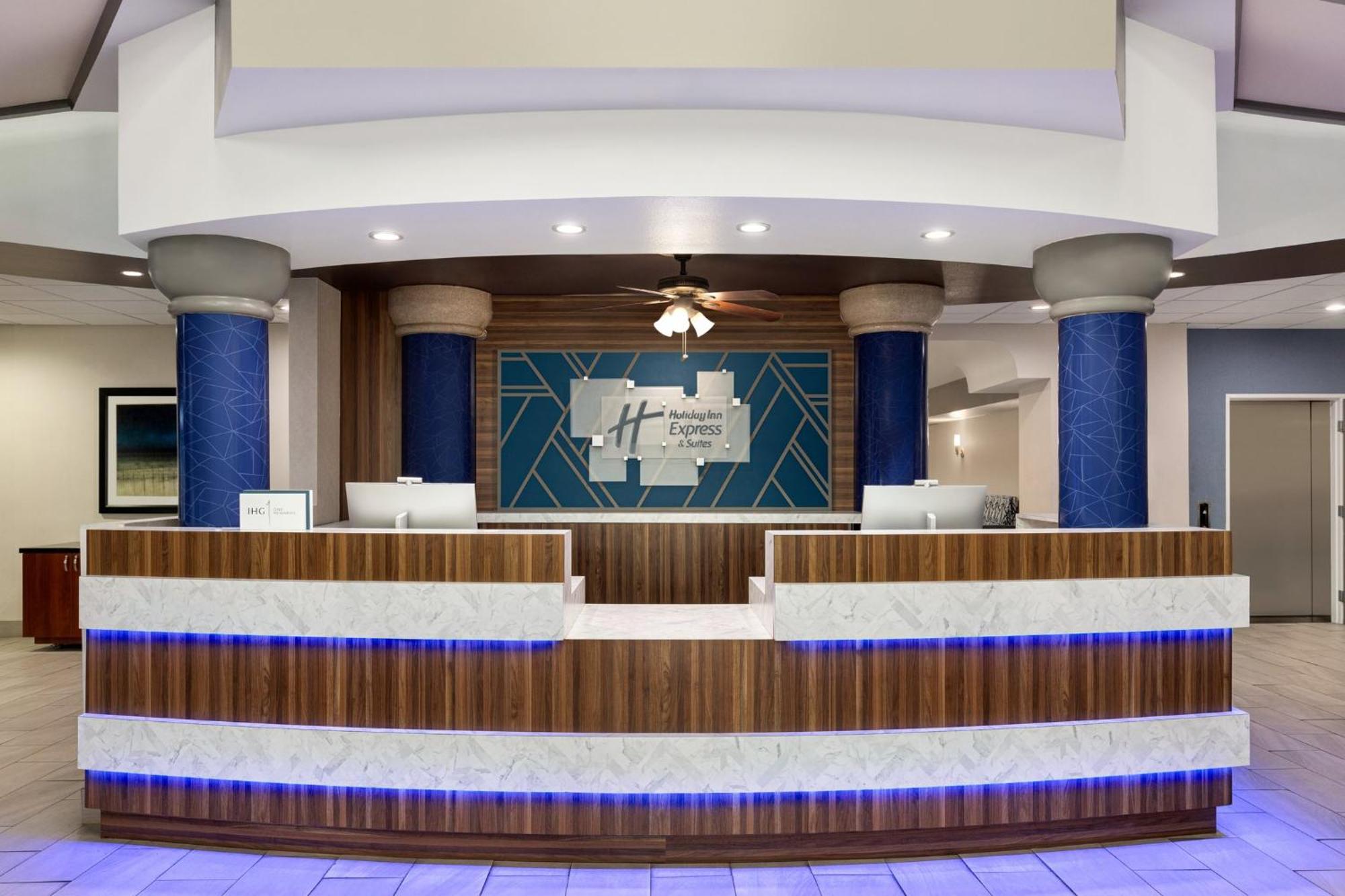Holiday Inn Express & Suites Bakersfield Central By Ihg Exteriör bild
