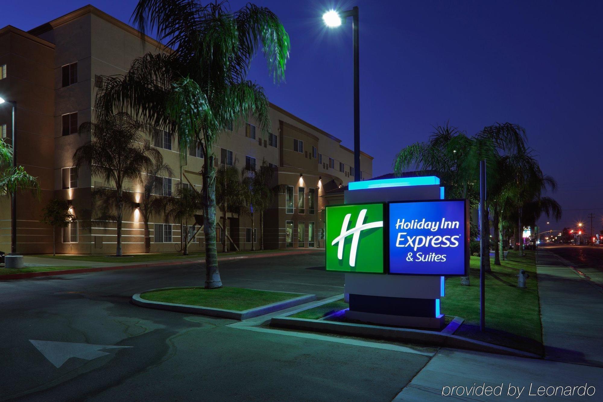 Holiday Inn Express & Suites Bakersfield Central By Ihg Exteriör bild
